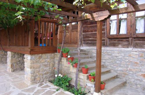 Zheravna House | The House with the Vine Guest House