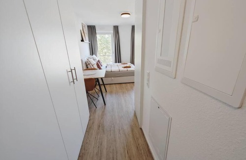 Metzingen Apartment | TiCasa HAPPY Zentral-Outlet-Parkplatz-Aufzug-SmartTV-Unique