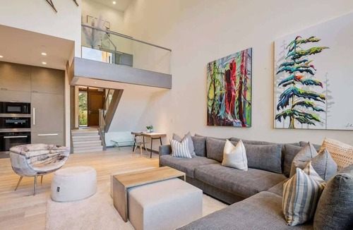 Alta Vista House | Upscale Ski Retreat, Mountain Views & Fireplace!