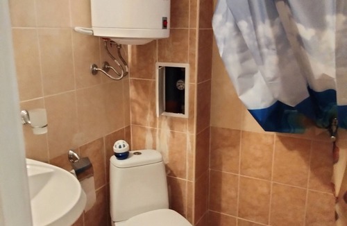Tankovo Condo | Vacation Studio with Balcony Close To Beach
