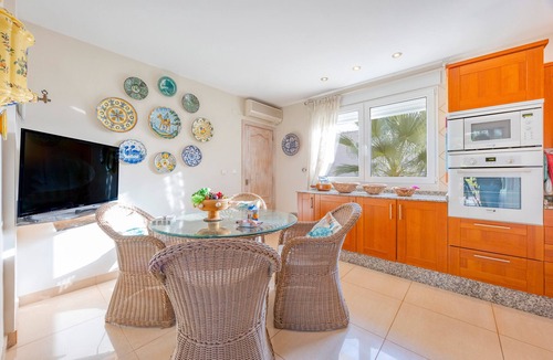 L'Alfas del Pi Villa | Villa 'Sconto' with Mountain View, Wi-Fi and Air Conditioning