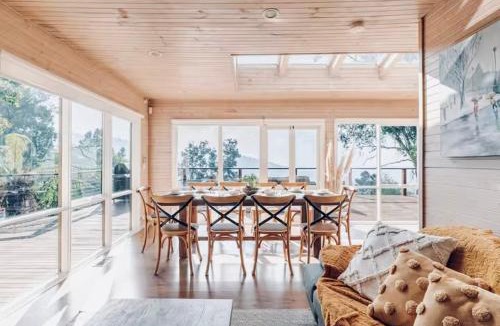Kalorama Villa | Villa with Spa and Breathtaking Views of Dandenong Ranges