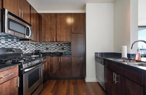 Downtown Chicago Apartment | West Loop 2BR with Skyline Views + Prime Location