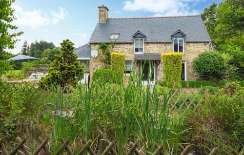 2 Bedroom Gorgeous Home In Noyal-Sous-Bazouges