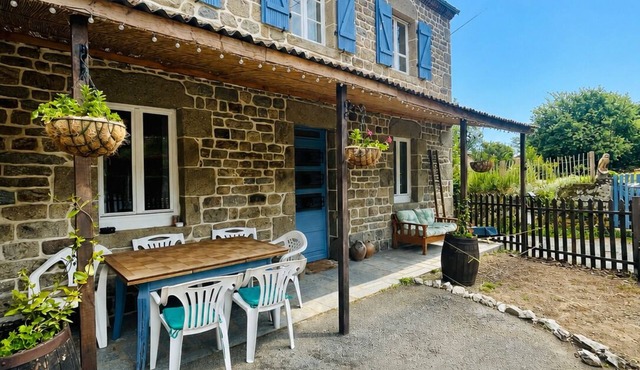 Authentic French Farmhouse retreat in Peaceful Countryside Setting
