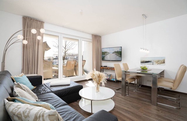 Beautiful vacation apartment "Carpe Diem" for 3 people with 2 balconies & Baltic Sea view