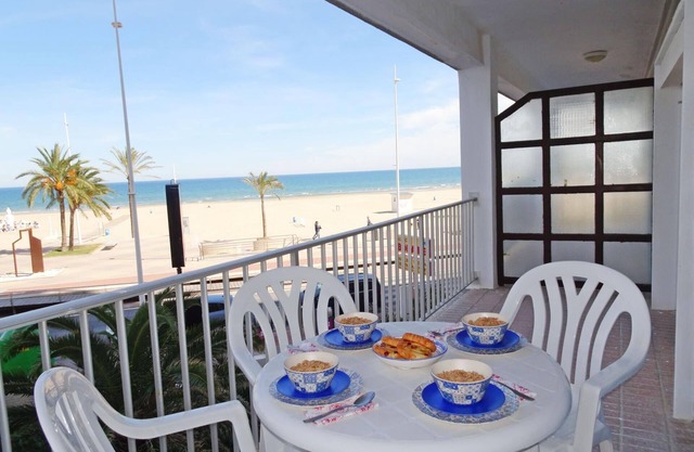 BONAIRE E4 - 1º - One Bedroom Apartment, Sleeps 4