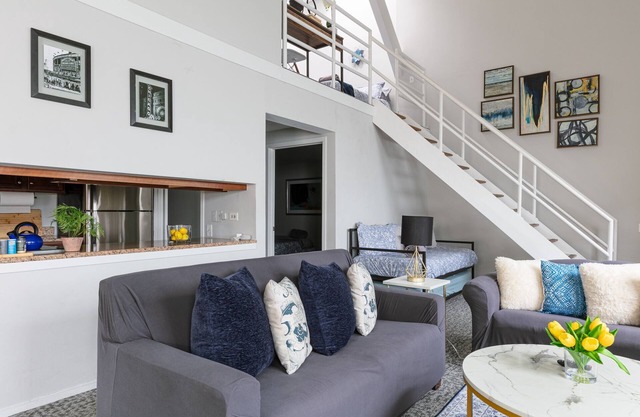 DOWNTOWN PENTHOUSE Vintage Loft #6 | 2bd/1.5ba (+private balcony & gym)