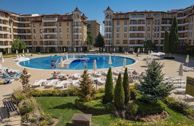 MENADA * ROYAL SUN * Family 1 bedroom with balcony and pool view