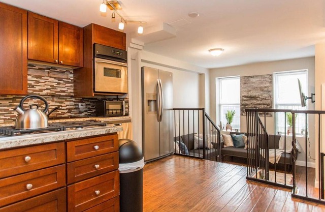 New 4BR European Design Duplex - 5min to Downtown