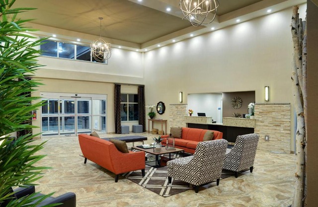 Pomeroy Inn Suites Vermilion 