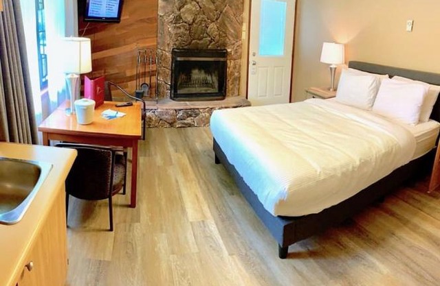 Sunwapta Falls Mountain Lodge 