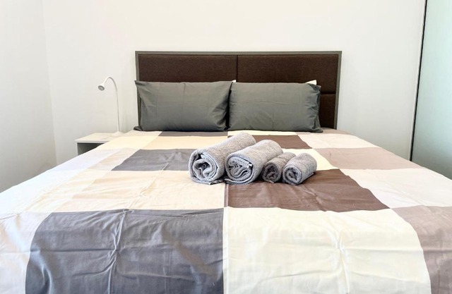 Sweet One Bed-Room Apt with free park