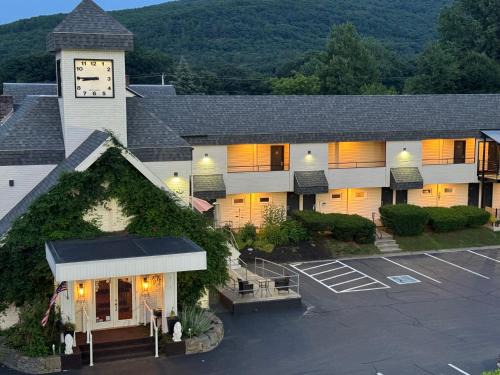 Mountain Inn 