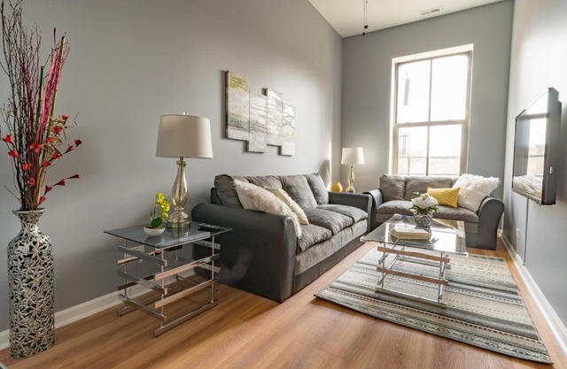 Trendy Pilsen Suites by Cloud9