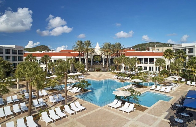 Your Relaxing Getaway Awaits! Onsite Bar, Free Parking