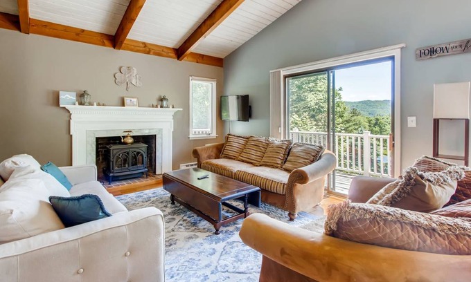 Pittsfield House | 149 m² House ∙ 4 bedrooms ∙ 11 guests