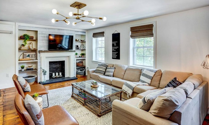 Troy House | 271 m² House ∙ 2 bedrooms ∙ 6 guests