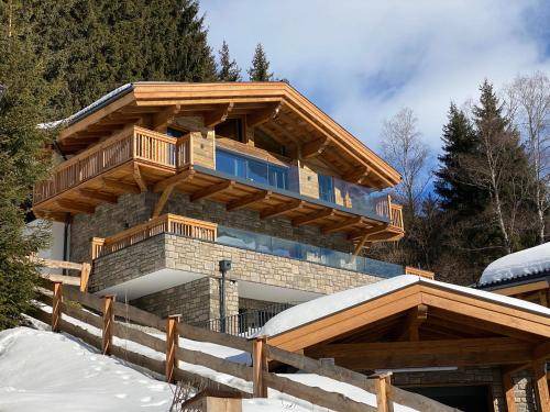 Hinterglemm Ski Chalet | 280 m² Chalet ∙ 5 bedrooms ∙ 10 guests