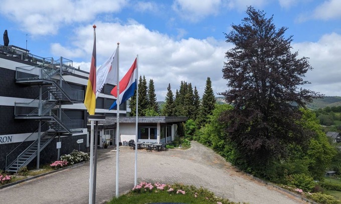 Groenebach House | 330 m² House ∙ 1 bedroom ∙ 21 guests