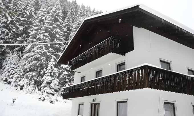 Sellrain Bed & Breakfast | 45 m² Bed and breakfast ∙ 5 guests