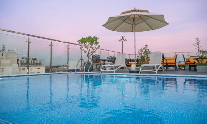 Hang Trong Hotel | 60 m² Hotel ∙ 127 guests