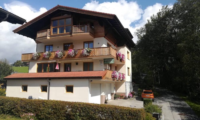 Abtenau Apartment | 65 m² Apartment ∙ 2 bedrooms ∙ 4 guests