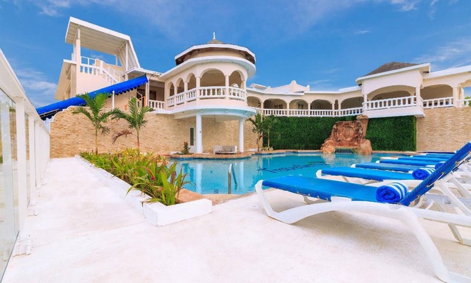 Negril Resort | 857 m² Resort ∙ 127 guests