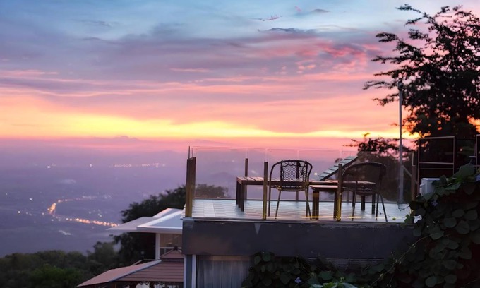Nong Sarai Hotel | 95 m² Hotel ∙ 4 guests