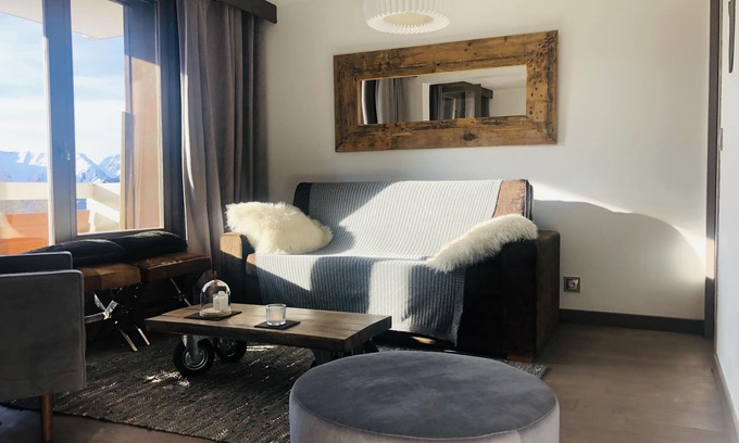 Bergers Apartment | Alpe d'Huez Large 70 m² apartment at the foot of the slopes with heated pool