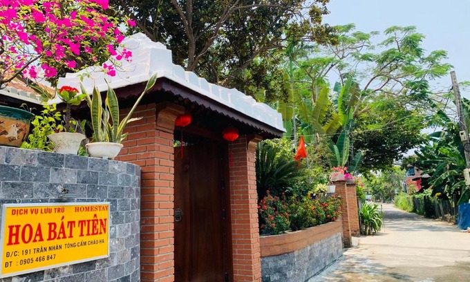 Cam Chau House | Bat Tien Flowers Homestay