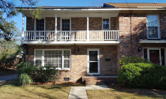Mount Pleasant House | Charming 3 BR near downtown Charleston , in Desirable Mt. Pleasant