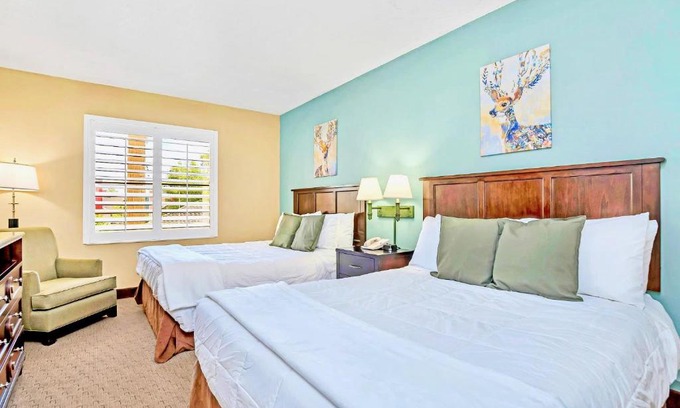 Florida Central Atlantic Coast Apartment | Cozy 1BR Apt with 2 Queens - Pool & Hot Tub - Near Disney
