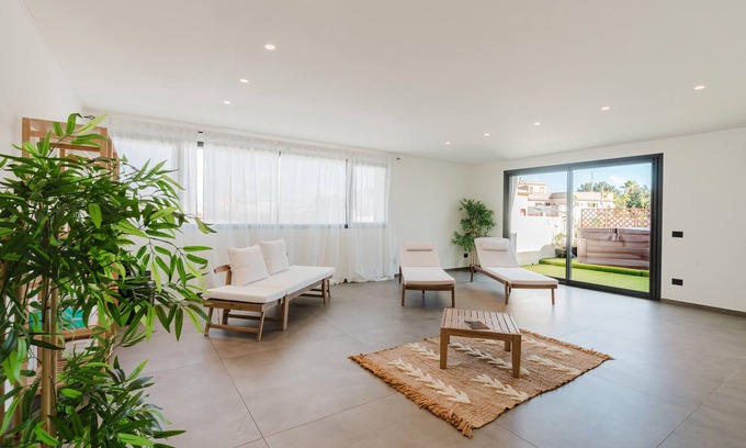 Santa Margherita di Belice Apartment | GC Luxury Apartments & Spa 'Suite' with Private Terrace, Wi-Fi and Air Conditioning