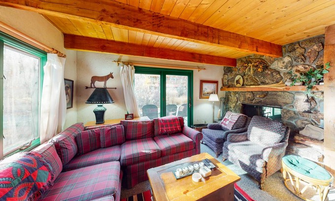 Basalt House | House ∙ 4 bedrooms ∙ 10 guests