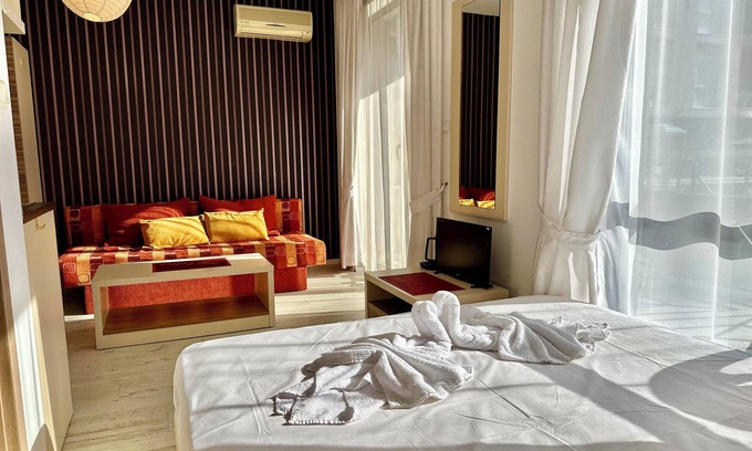 Sunny Beach Apartment | MENADA * RAINBOW 3 * - Comfortable studio with direct pool view
