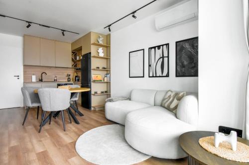 rayon Triaditsa Apartment | Modern & Quiet 1BR Near Center by Flat Mаnager