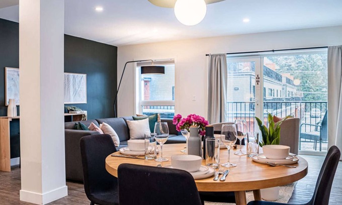 Revelstoke Condo | Revelstoke - Powder Village Retreat-A/C and Private Hot Tub