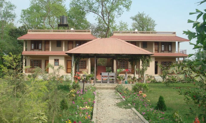Sauraha Bed & Breakfast | River Bank Inn