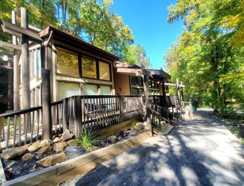 Chalet Village House | Skier's Crossing