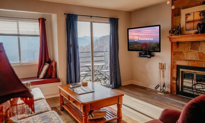 Chalet Village Apartment | Smoky Mountains 2BR Stunning Condo