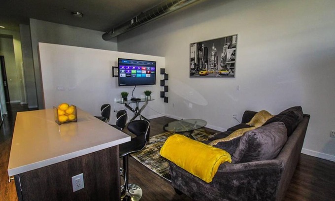 Downtown Los Angeles Apartment | Spacious&Cozy Downtown LA Oasis King Beds Pkg