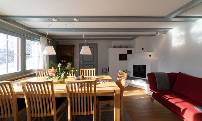 Ennetbuhl Ski Chalet | Undereggli - 4-room holiday home with far-reaching views and surrounded by greenery