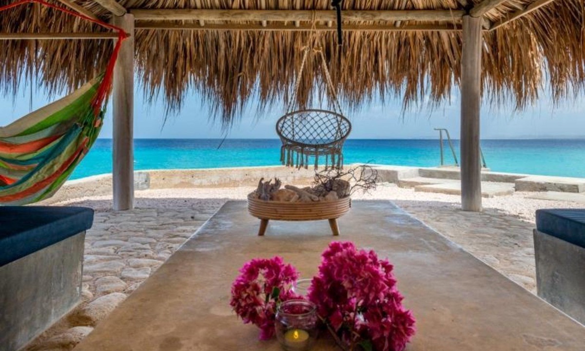 Kralendijk House | Luxury villa with private pool and private beach