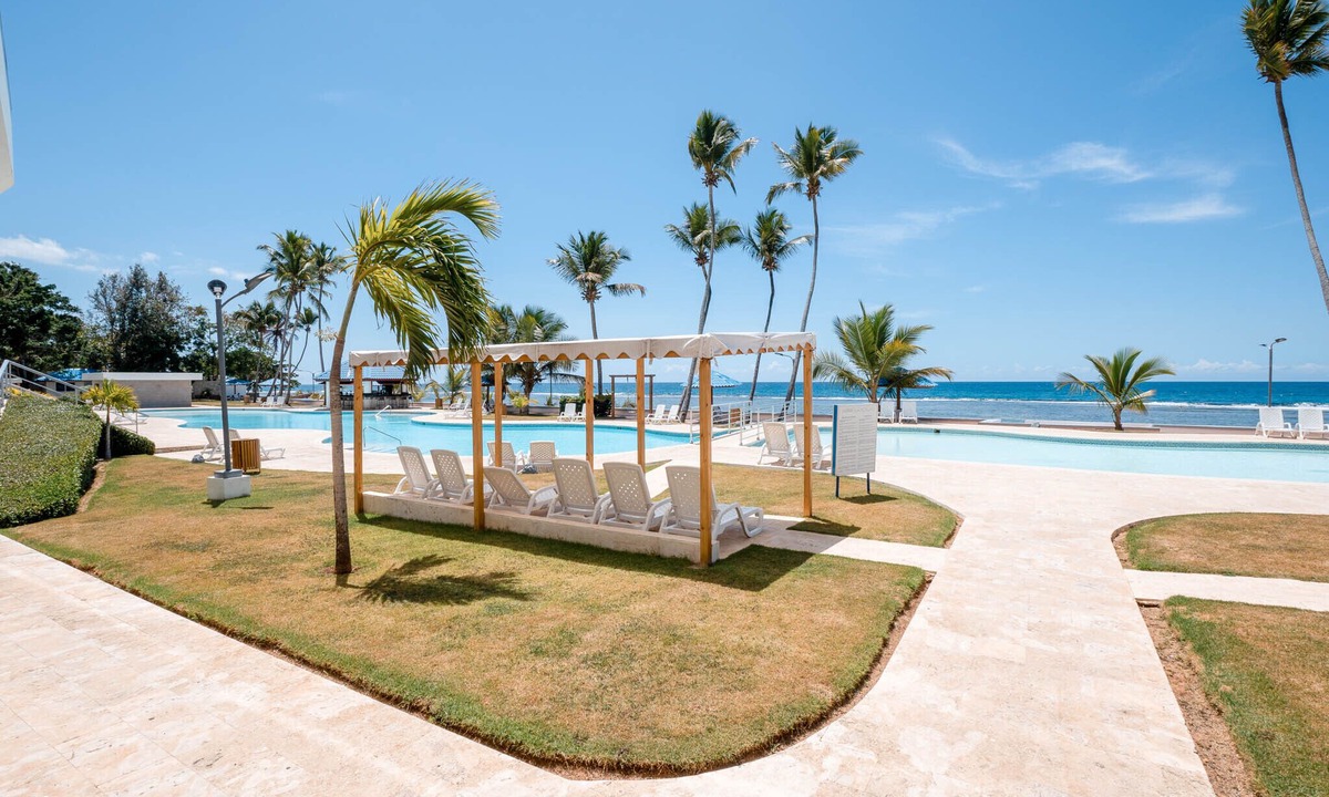 Juan Dolio - El Pueblo Apartment | Escape To Paradise Beachfront 2br beach