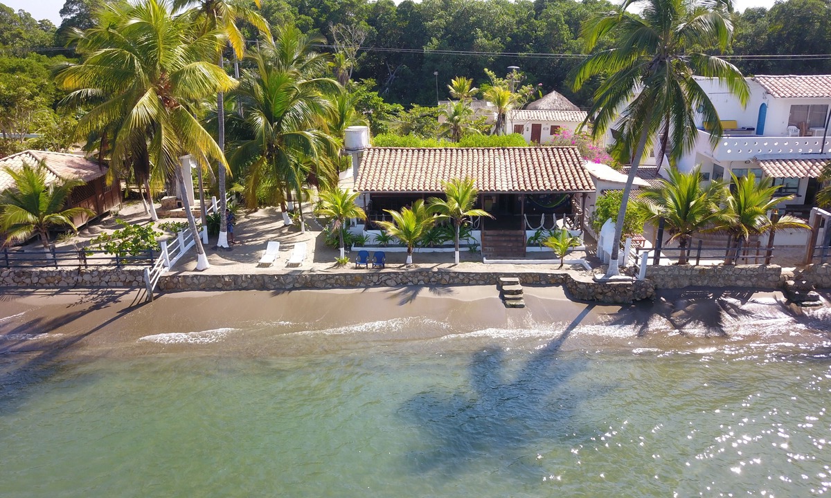Tolu House | Beachfront cabin with Wi-Fi