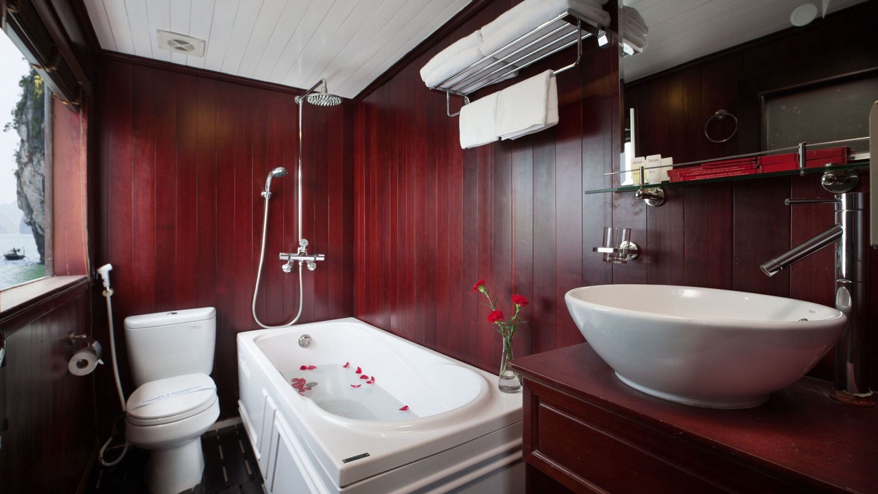 Photo of Bathroom in Ha Long
