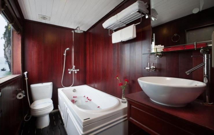 Photo of Bathroom in Ha Long