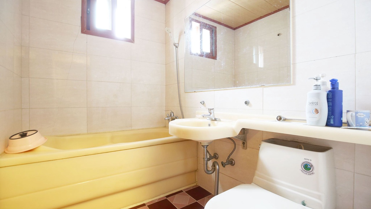 Photo of Bathroom in Jung-gu