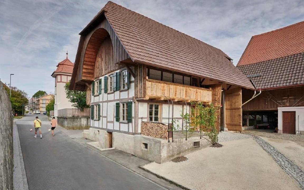 Photo of Buildings in Vinelz